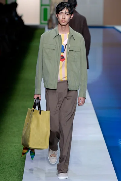Look 11